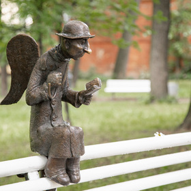 Санкт-Петербург, Измайловский сад, скульптура Петербургский ангел.